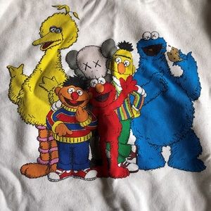 Uniqlo x KAWS crew neck